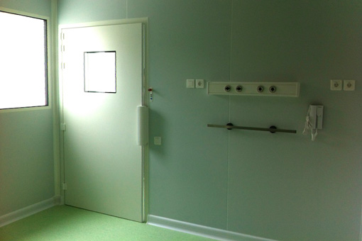 Isolation room hospital Turcanu view 02